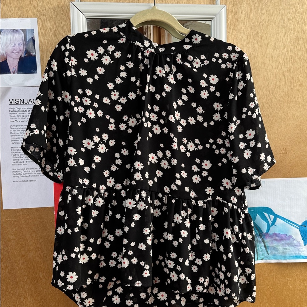 Black Flower Sienna Sky Top